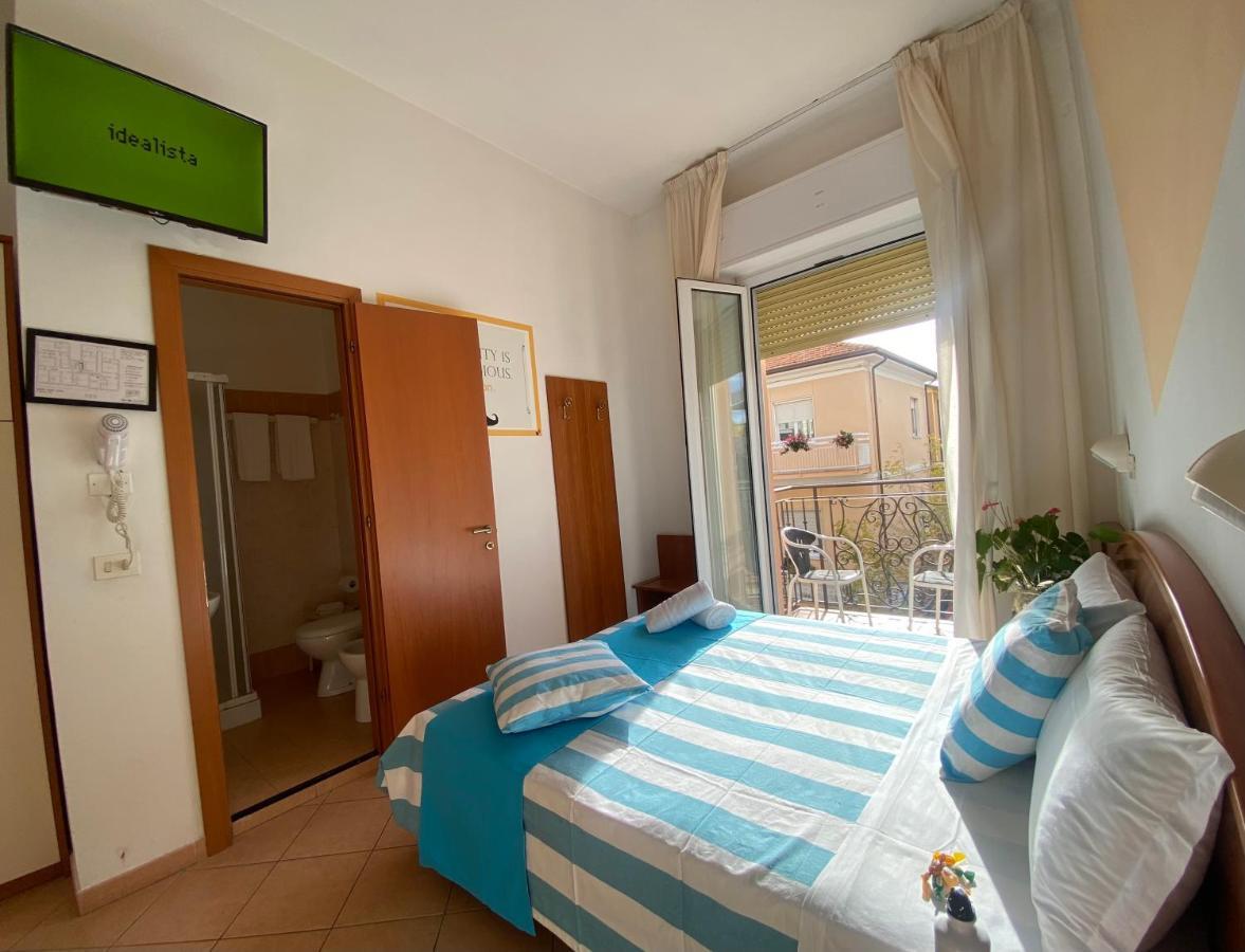 Hotel Villa Caterina Римини Экстерьер фото