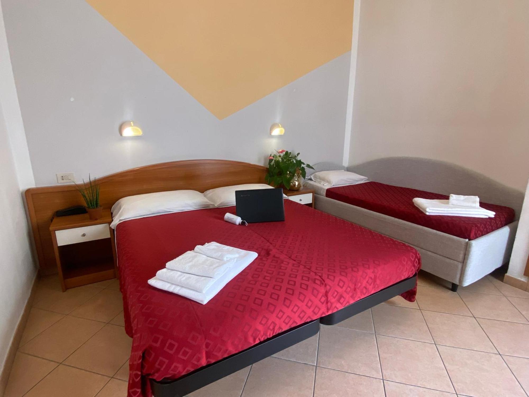 Hotel Villa Caterina Римини Экстерьер фото