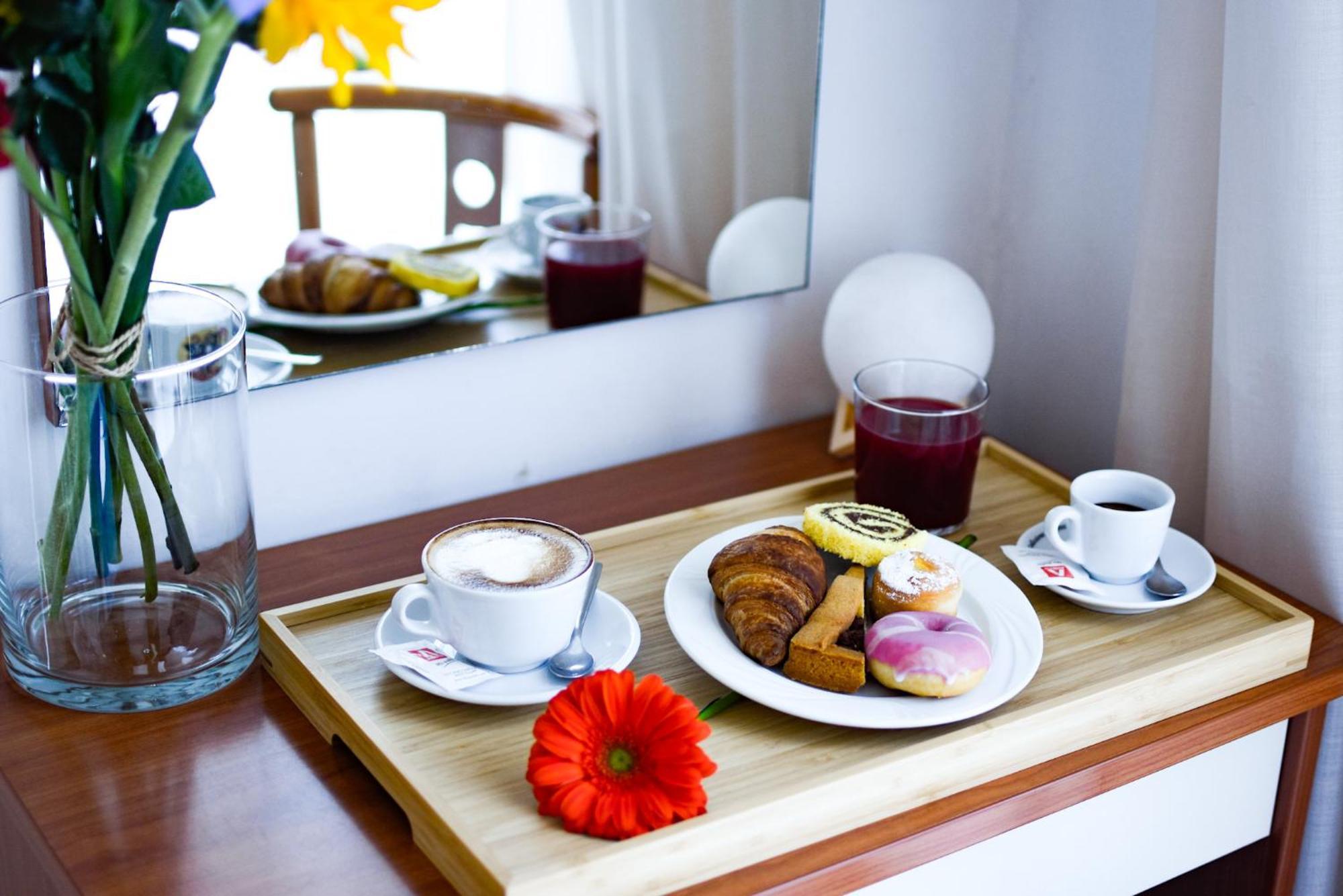 Hotel Villa Caterina Римини Экстерьер фото