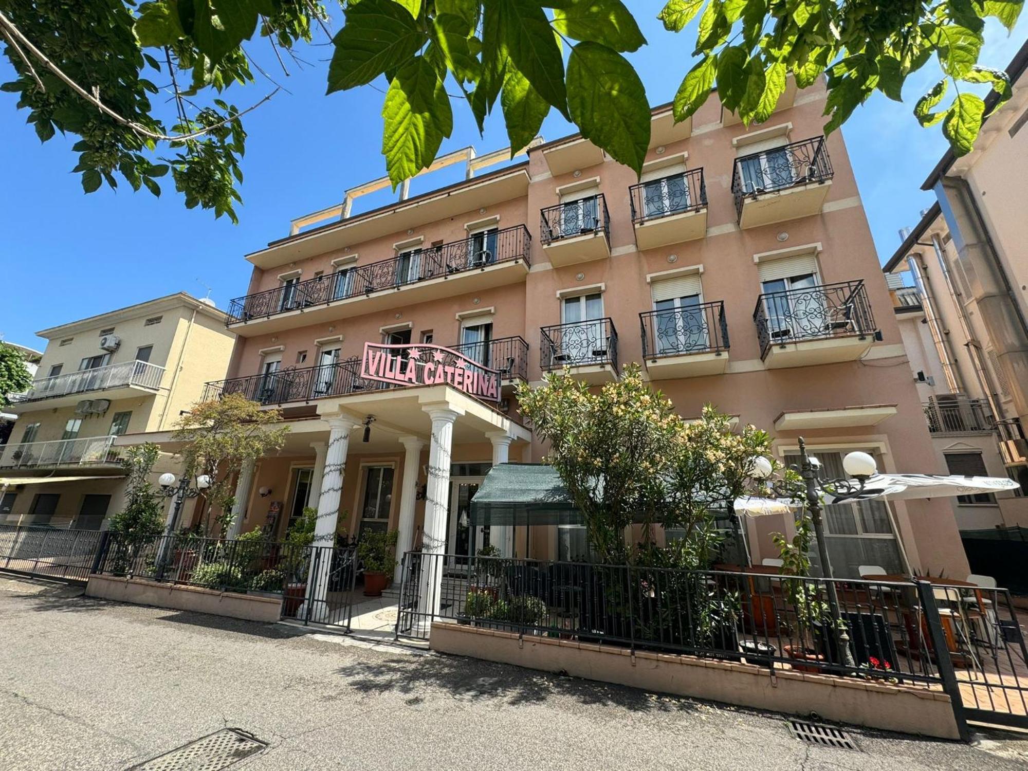 Hotel Villa Caterina Римини Экстерьер фото