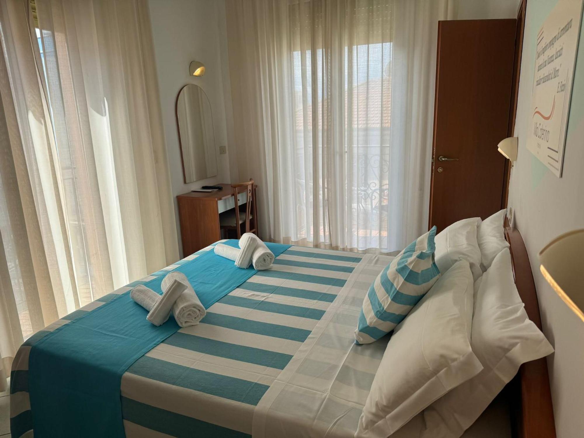 Hotel Villa Caterina Римини Экстерьер фото