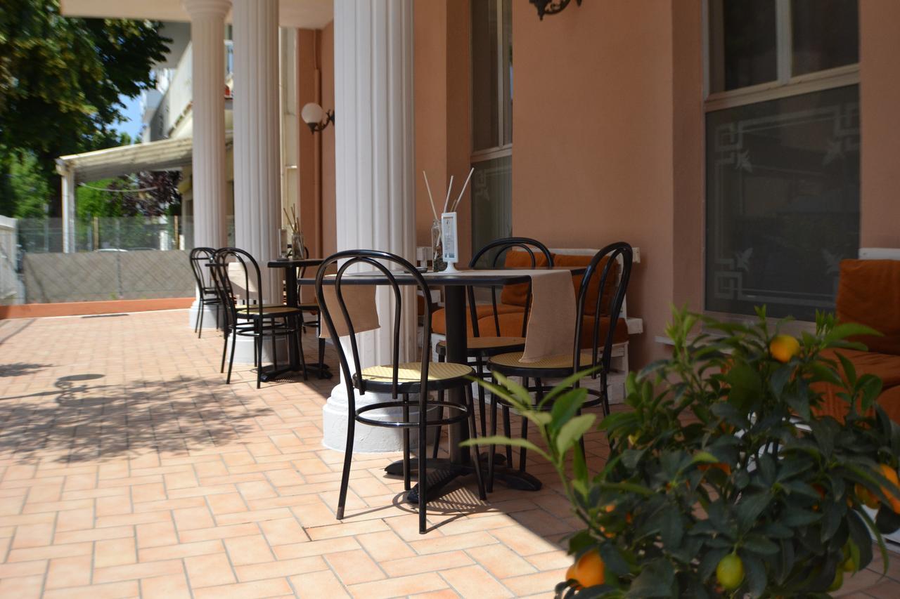 Hotel Villa Caterina Римини Экстерьер фото
